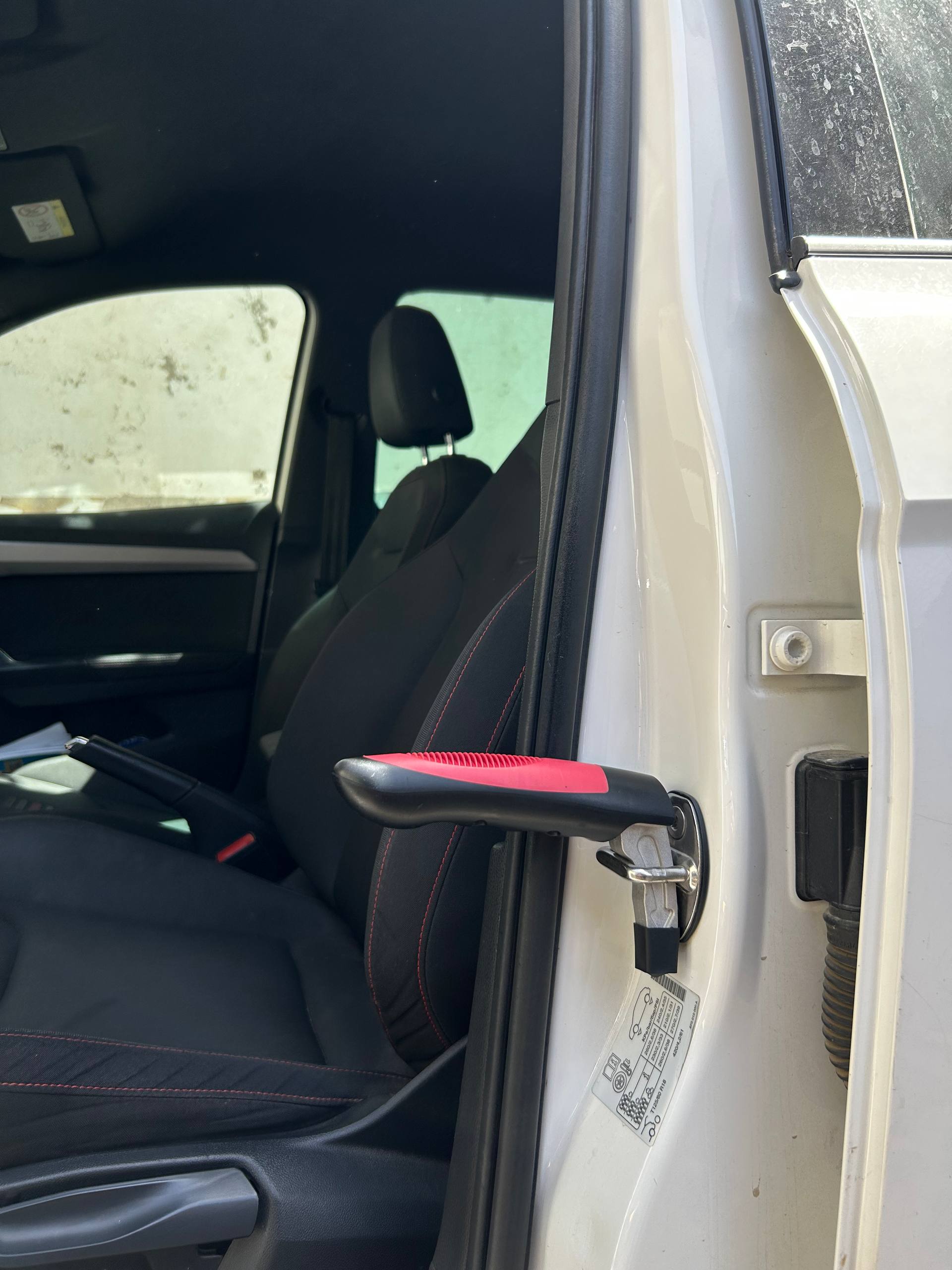 مسند ذراع دخول السيارة متعدد الاستخدامات