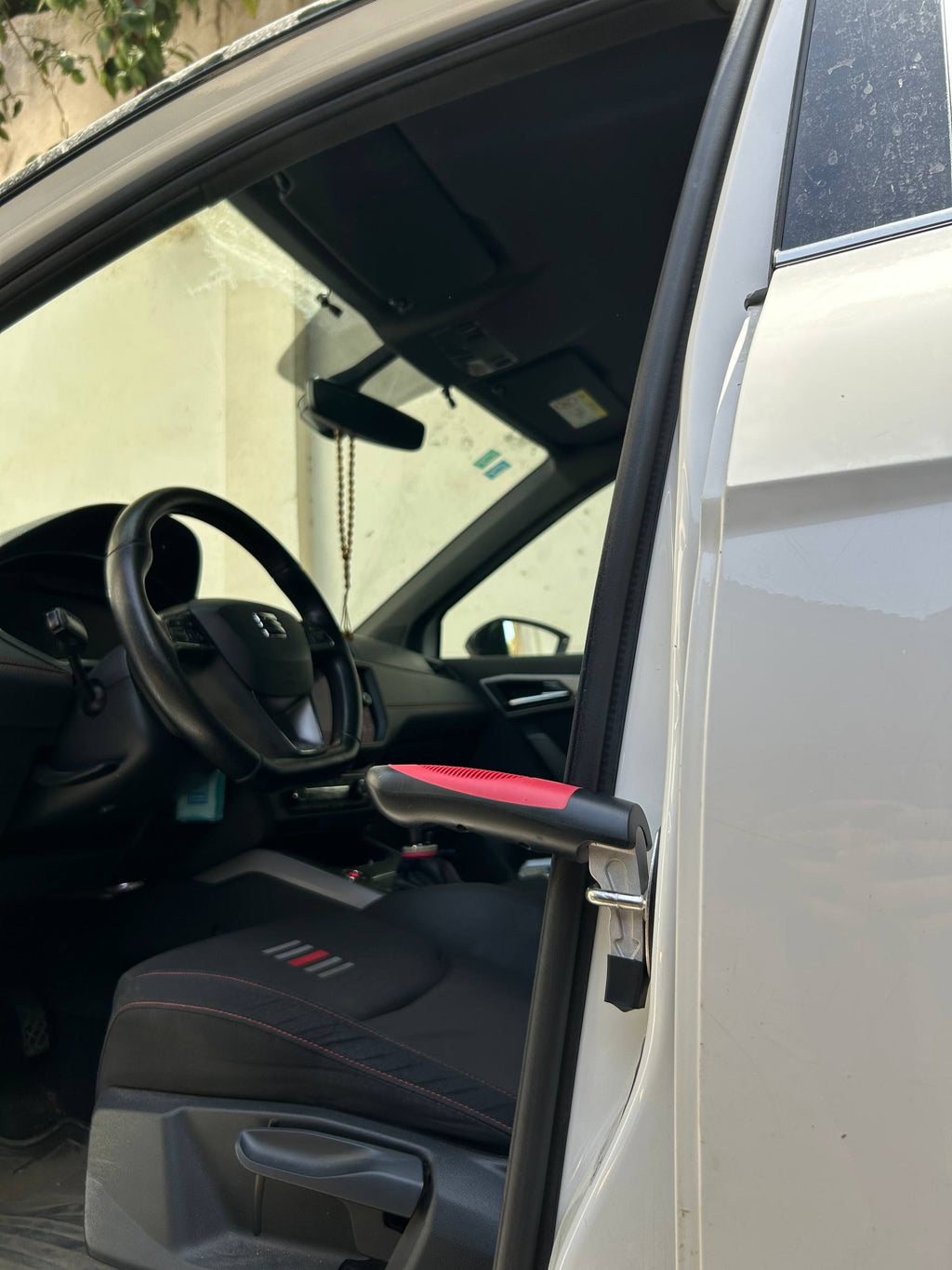 مسند ذراع دخول السيارة متعدد الاستخدامات